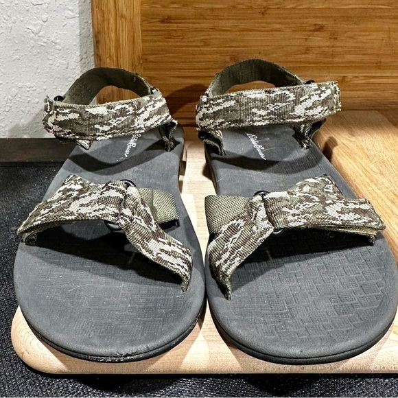 EUC Eddie Bauer Men’s Camo Sport Sandals Size 9 - Picture 2 of 5